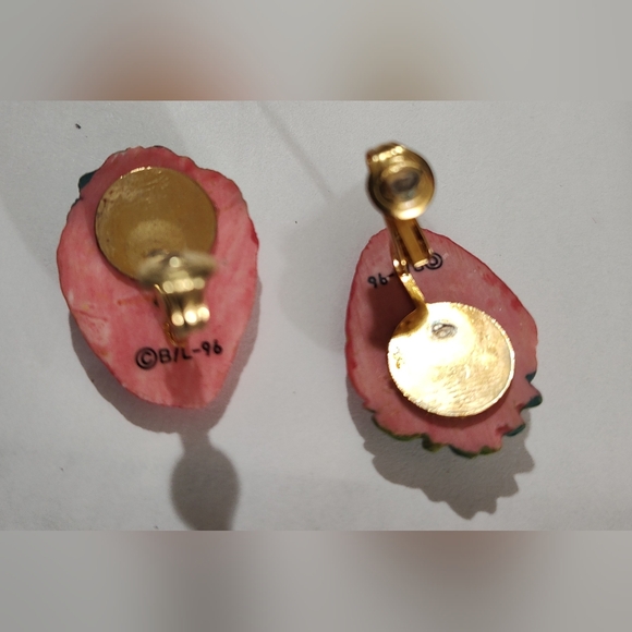Vintage Strawberry Craft Buttons Clip on Earrings Novelty Figural Painted Whimsy - Picture 3 of 3
